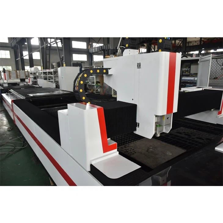 Cheap 4kw Raycus Fiber Laser Cutting Machine With Double Table